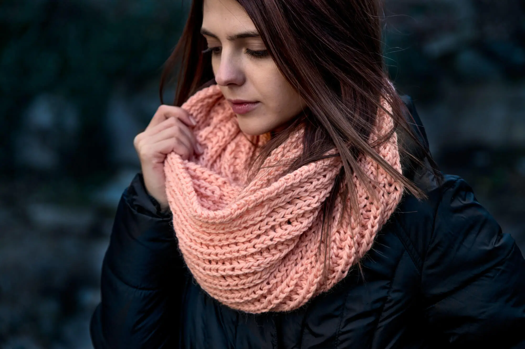 Шал модел Бурия - широк вълнен шал с ресни