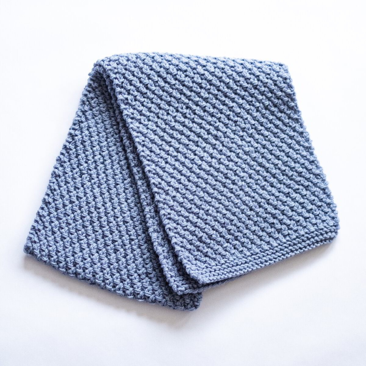 plet-products-shal-vаlnen-klasiceski-shal-v-bledo-sinyo-1