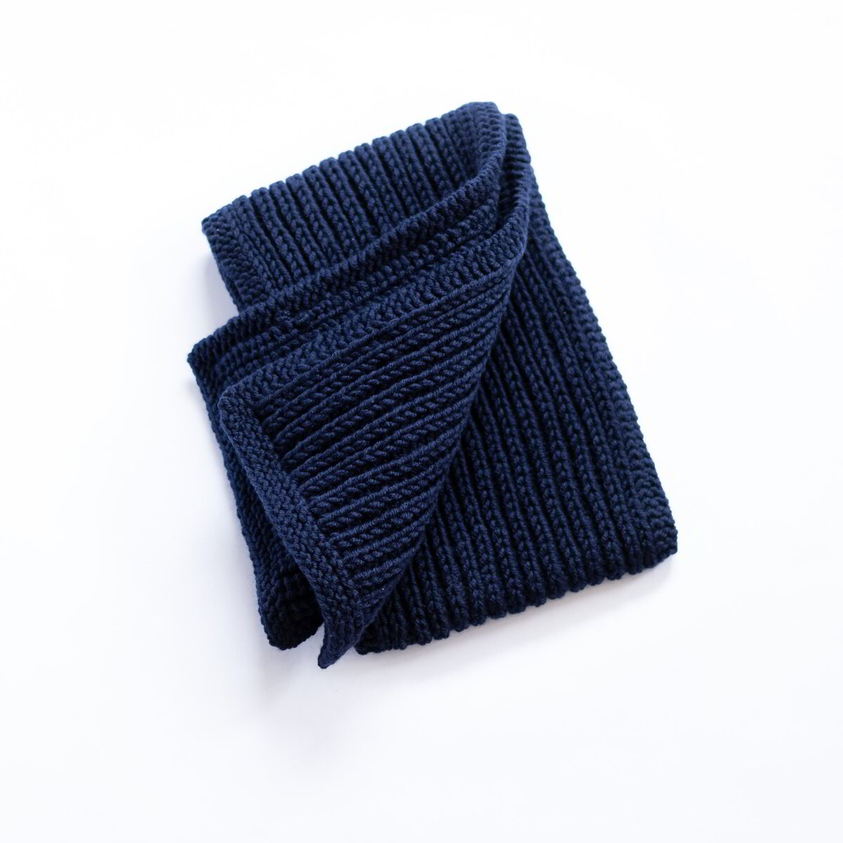 plet-products-shal-vаlnen-klasiceski-shal-v-tamno-sinyo-2