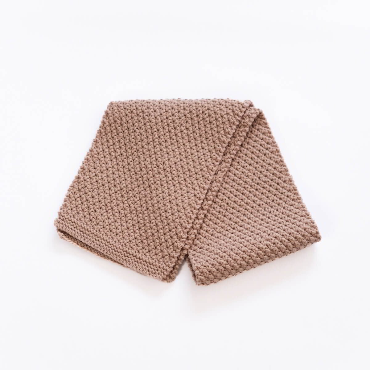 plet-products-shal-vаlnen-klasicheski-shal-v-bezhovo-v-kamak-1