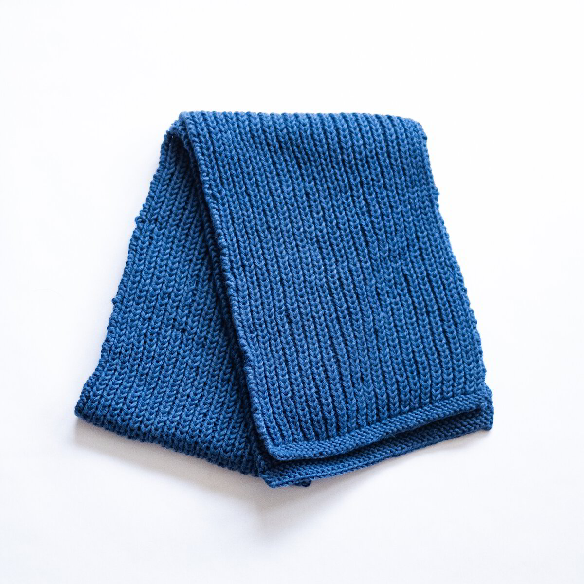 plet-products-shal-vаlnen-klasicheski-shal-v-tamno-sinyo-1