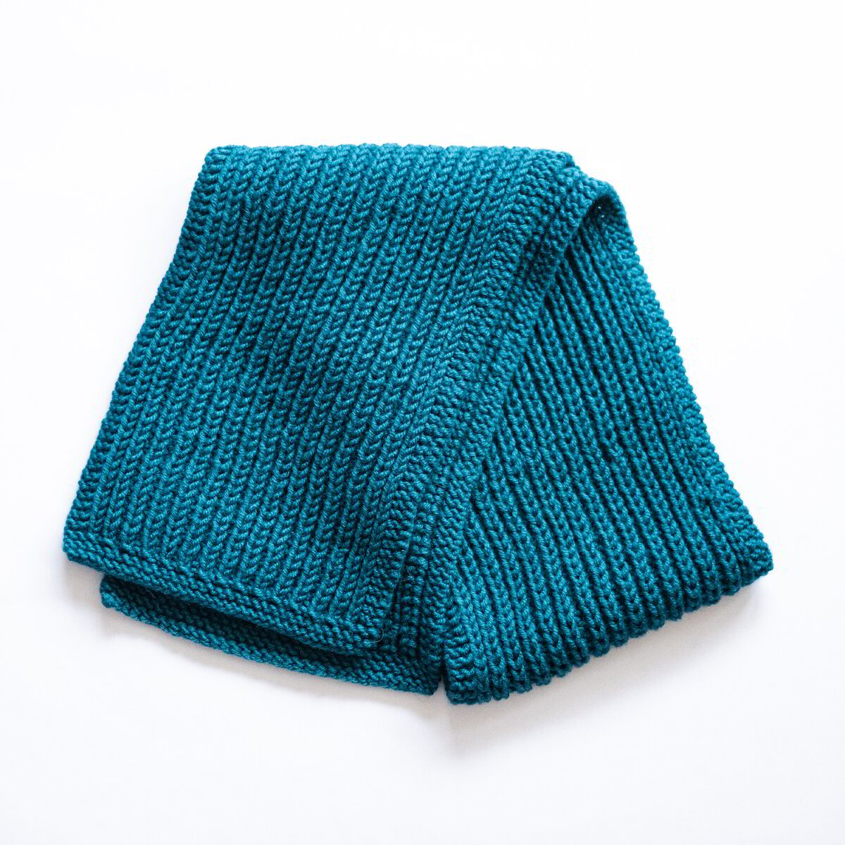 plet-products-shal-vаlnen-klasicheski-shal-v-tamno-zeleno-petrol