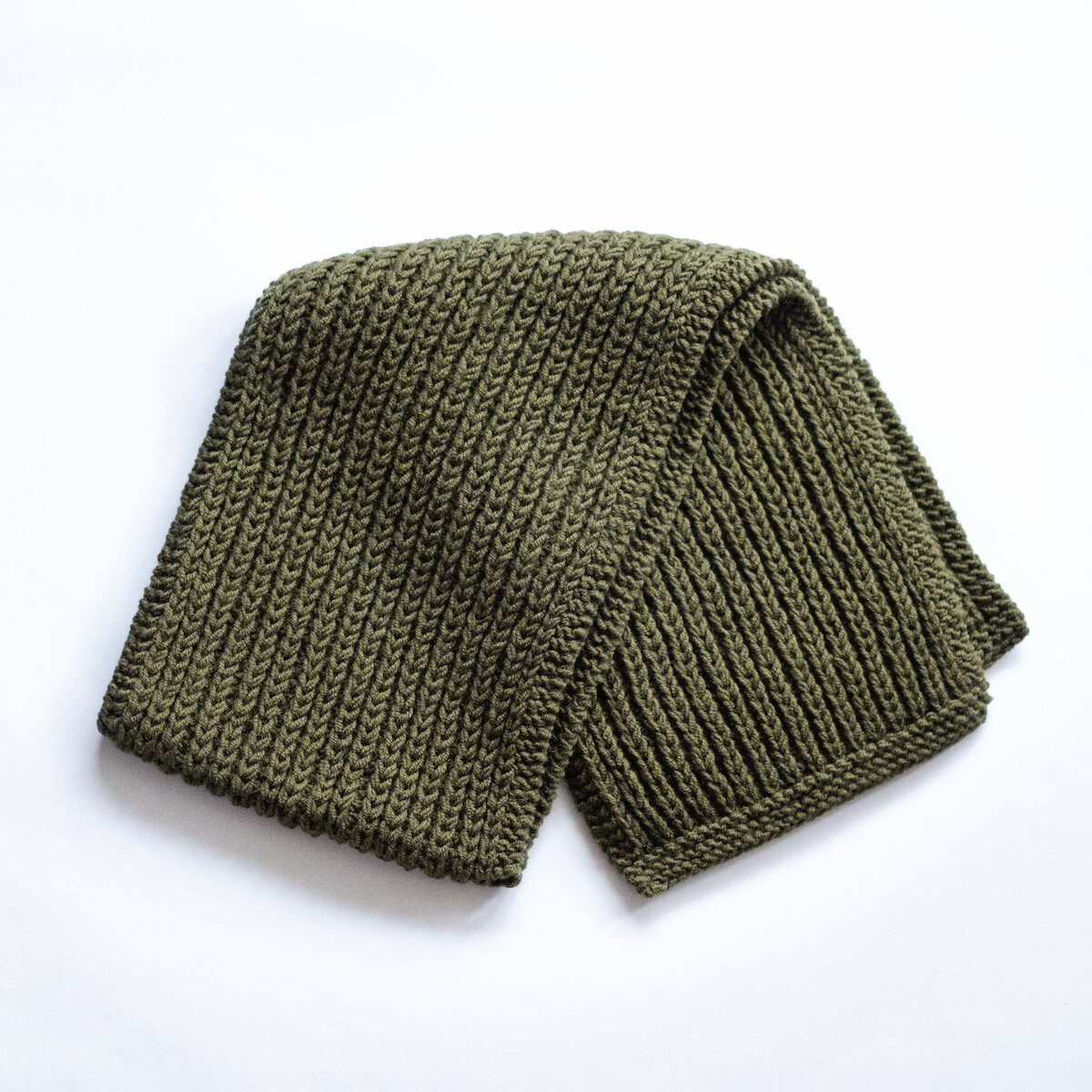 plet-products-shal-valnen-klasicheski-shal-v-zeleno-voynishko