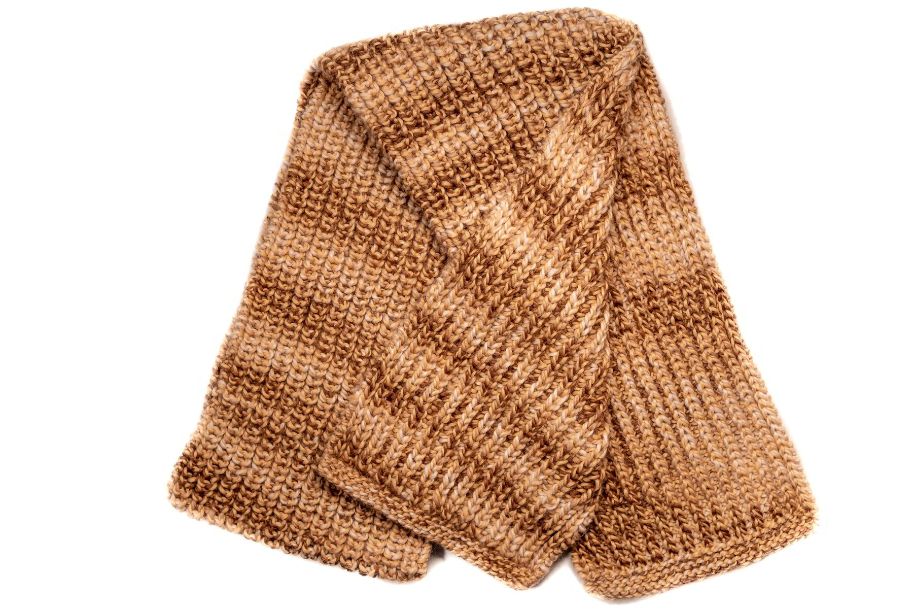 plet-products-shal-vylnen-klasiceski-shal-v-bezhovo-i-kafiavo