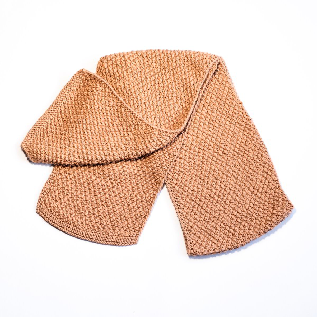 plet-products-shal-vylnen-klasiceski-shal-v-bezhovo